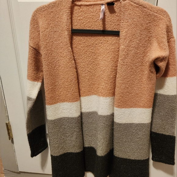 Color Block Cardigan - Picture 2 of 4